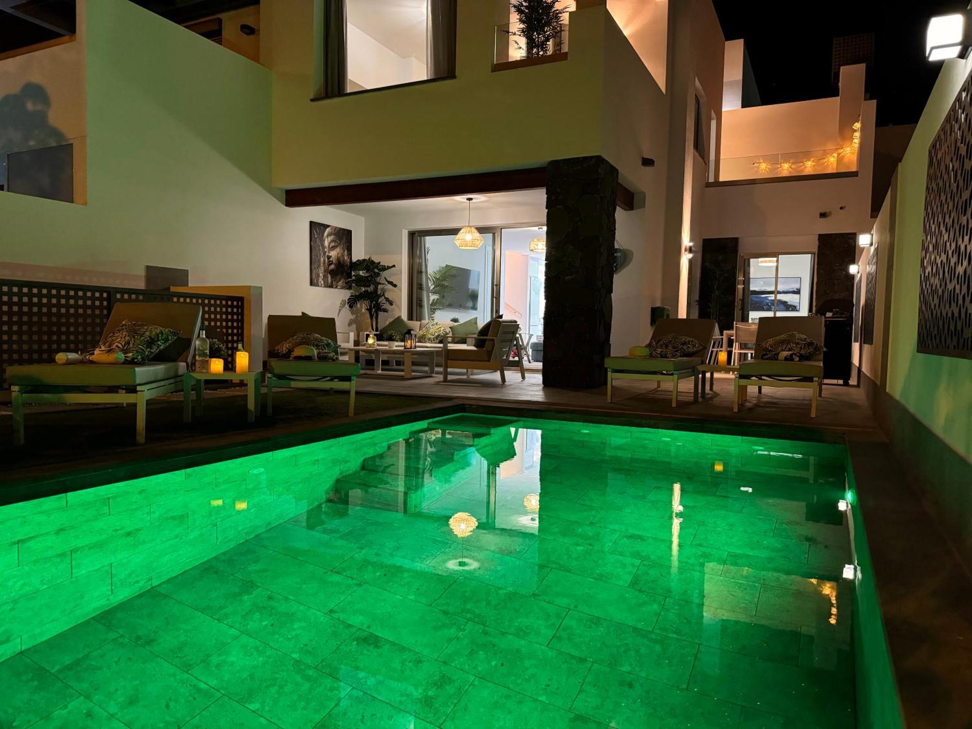 Welcome To Villa Bali A Luxurious Modern Getaway Лос-Крістіанос Екстер'єр фото