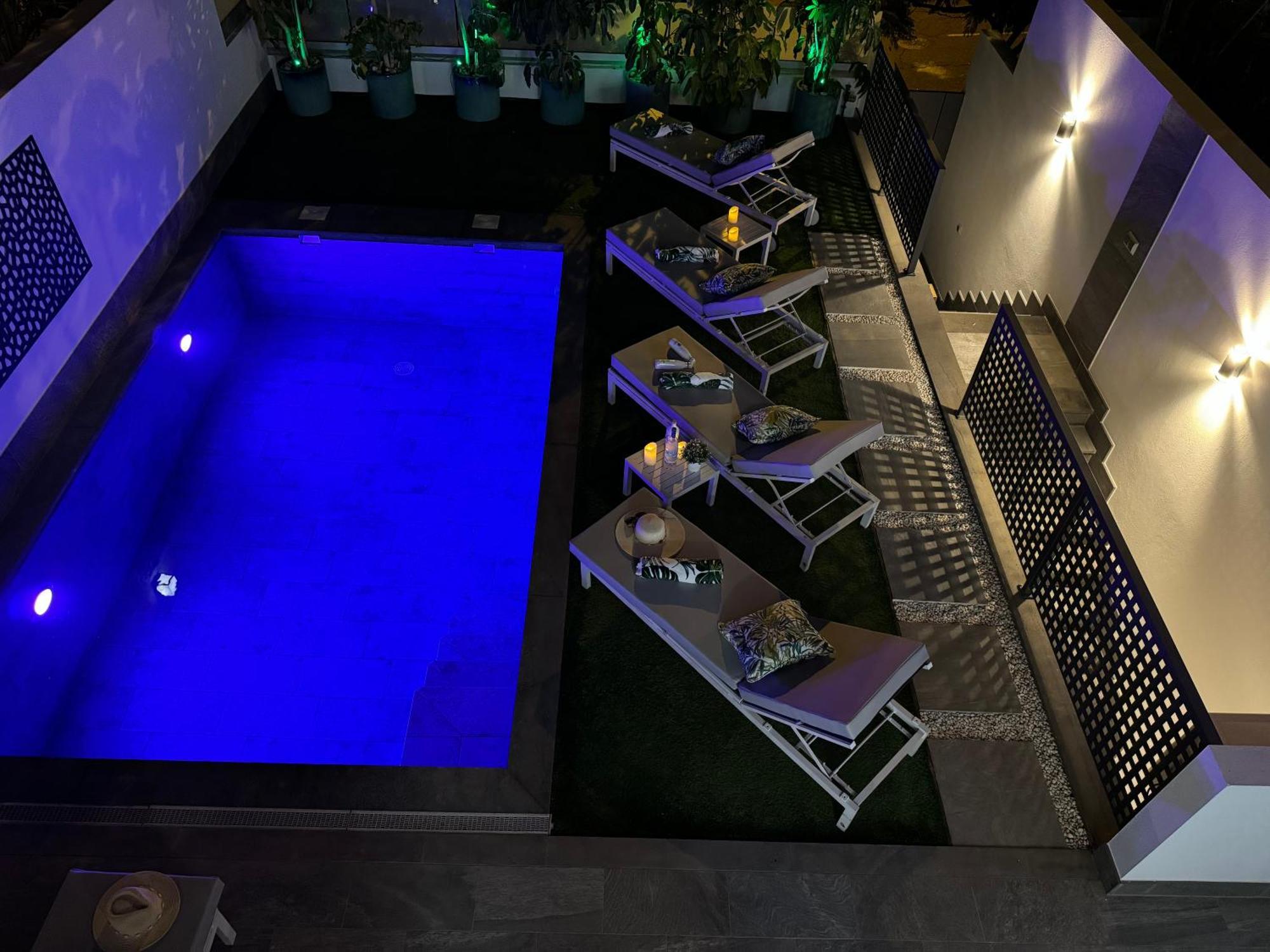 Welcome To Villa Bali A Luxurious Modern Getaway Лос-Крістіанос Екстер'єр фото