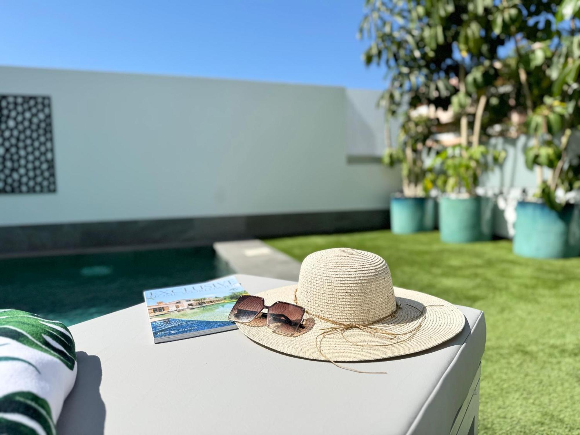 Welcome To Villa Bali A Luxurious Modern Getaway Лос-Крістіанос Екстер'єр фото