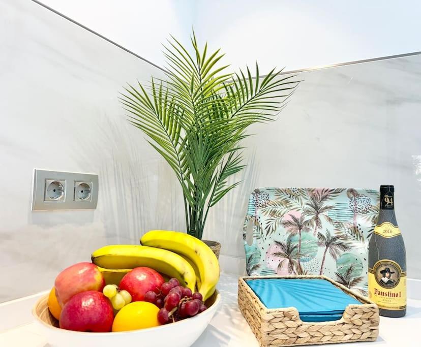 Welcome To Villa Bali A Luxurious Modern Getaway Лос-Крістіанос Екстер'єр фото